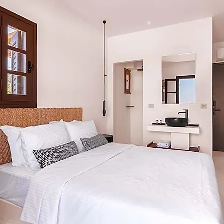 Akre - Designed For Adults Отель Naxos City