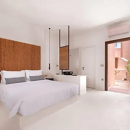 Akre - Designed For Adults 4*