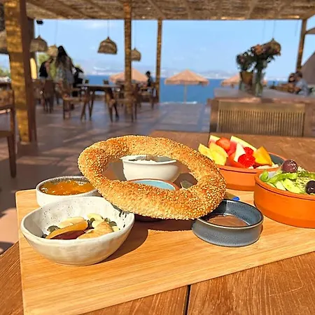 Akre - Designed For Adults 4*