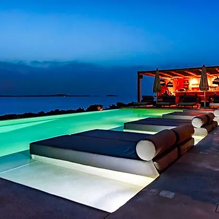 Akre - Designed For Adults Отель Naxos City